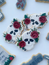 Load image into Gallery viewer, Skull with florals Debosser and matching cutter
